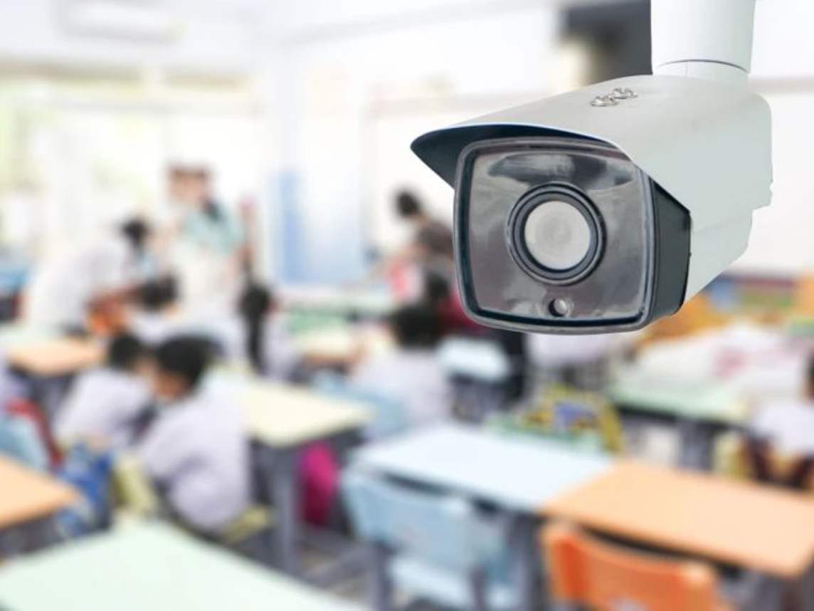 Kamera ya CCTV ikitazama darasa
